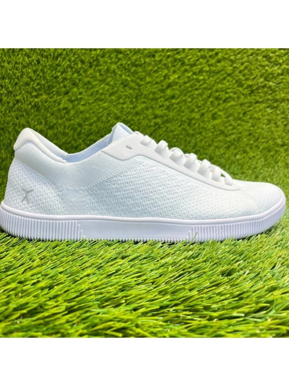 Flux Adapt Trainer White Mens Size 9 Womens Size 10 Walking Knit Shoes Sneakers